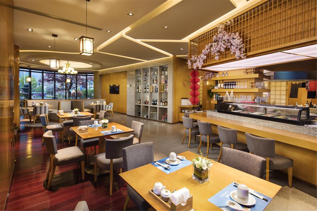 Royal Century Hotel Sanghaj Kültér fotó